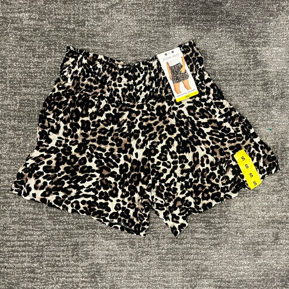Leopard Print Women's Pull-on Shorts